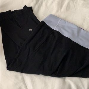 Lululemon capris! Split calf. Purple size 8